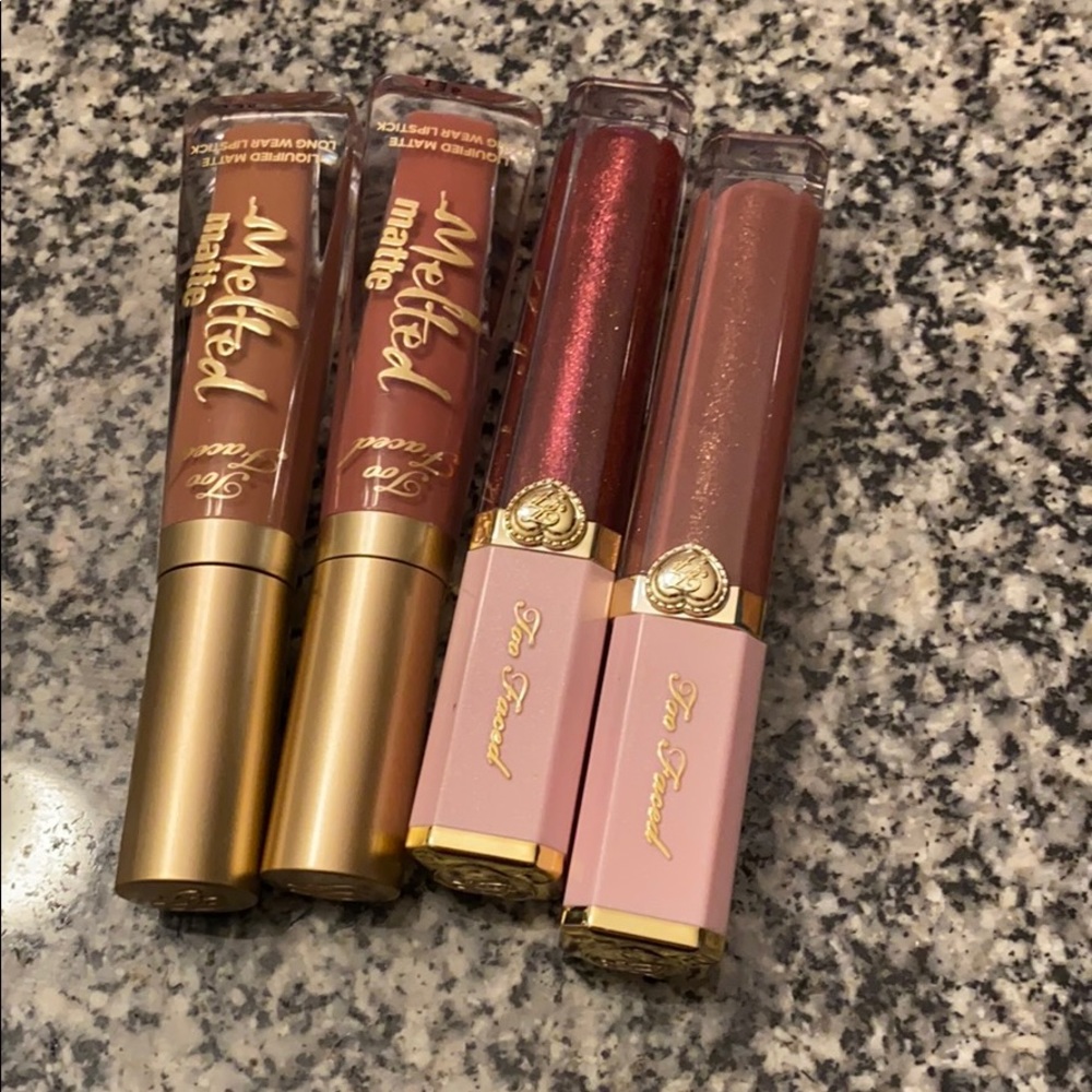 2 too faced lipstick and 2 lipgloss